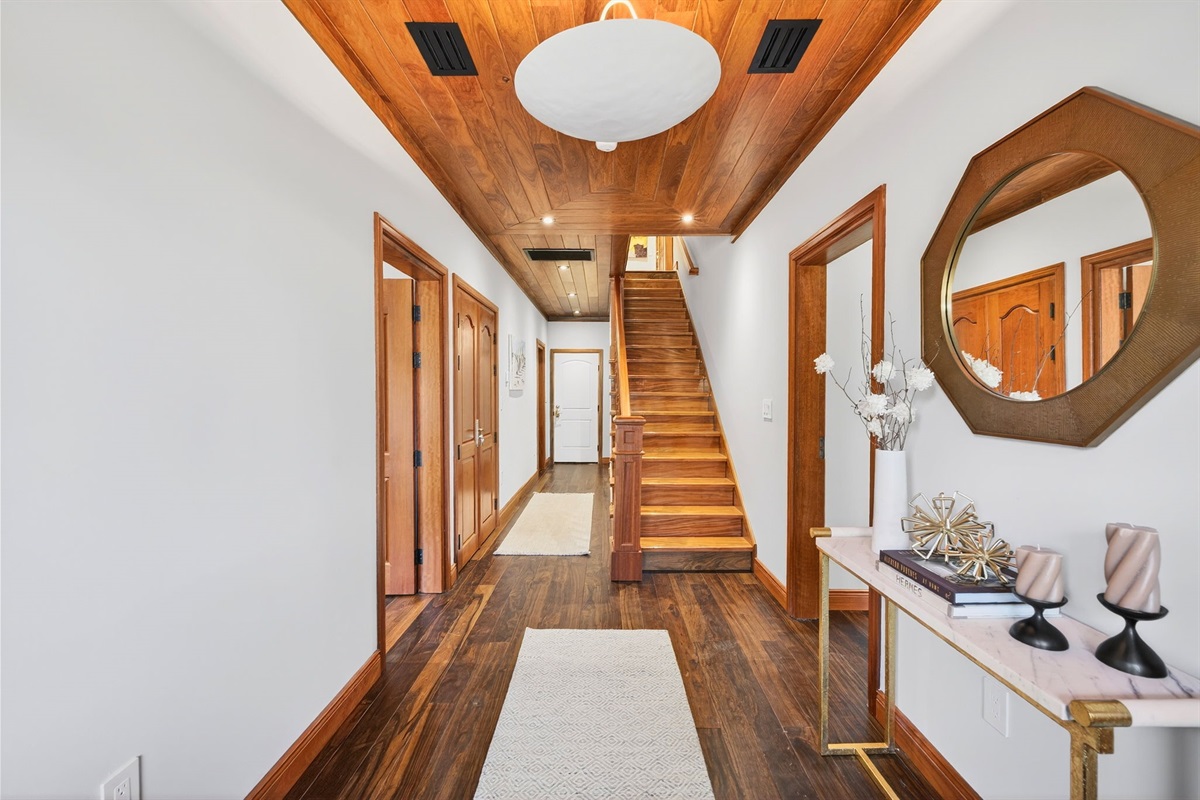 Entry Foyer | Rosewood Retreat | 2605 Palm Blvd, Isle of Palms, SC | IOP Escapes