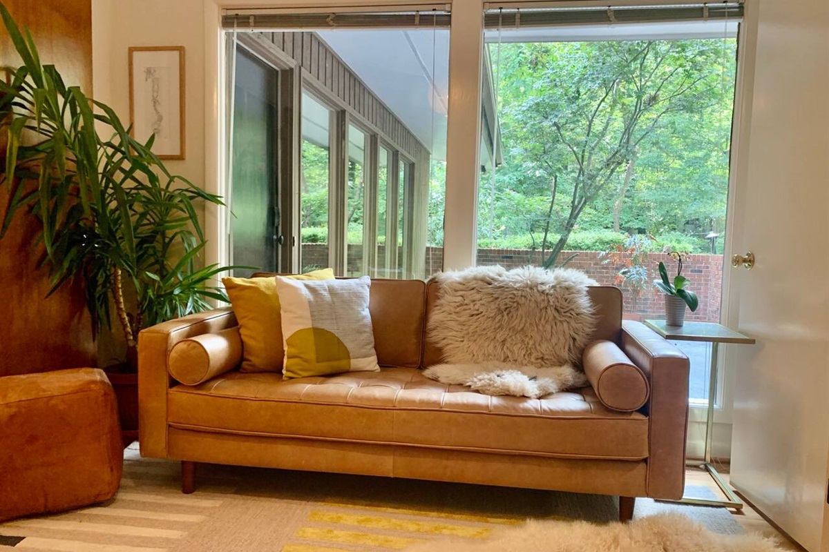 Mid-Century Designer w/ King Beds & Sonos Stereo