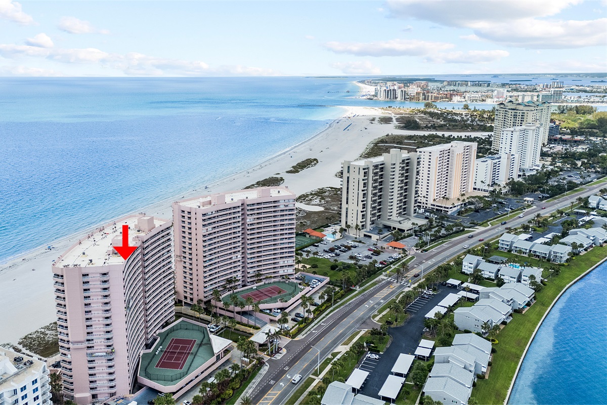 Crescent Beach Club is nestled between the Gulf of Mexico/America and the intercoastal waterway
