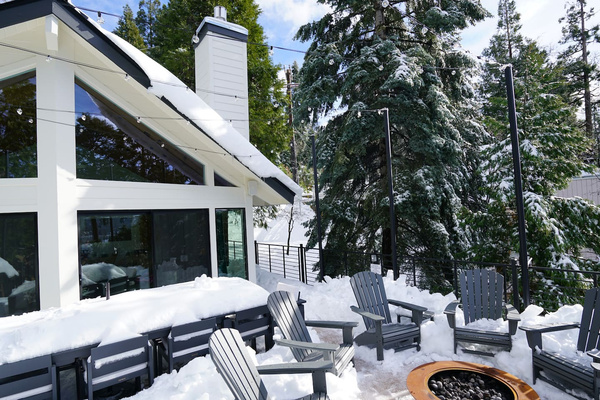 Winter view of the home.