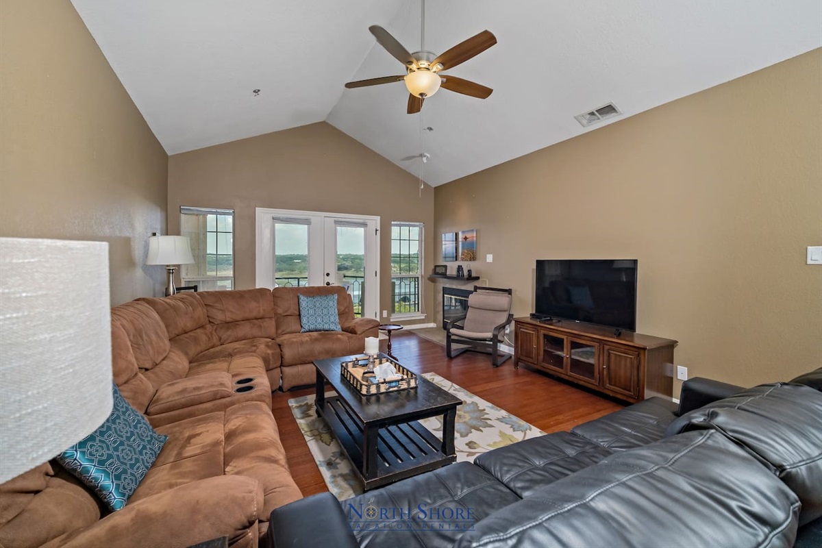 Large Family Room with Vaulted Ceiling, HDTV & Multiple Seating Areas