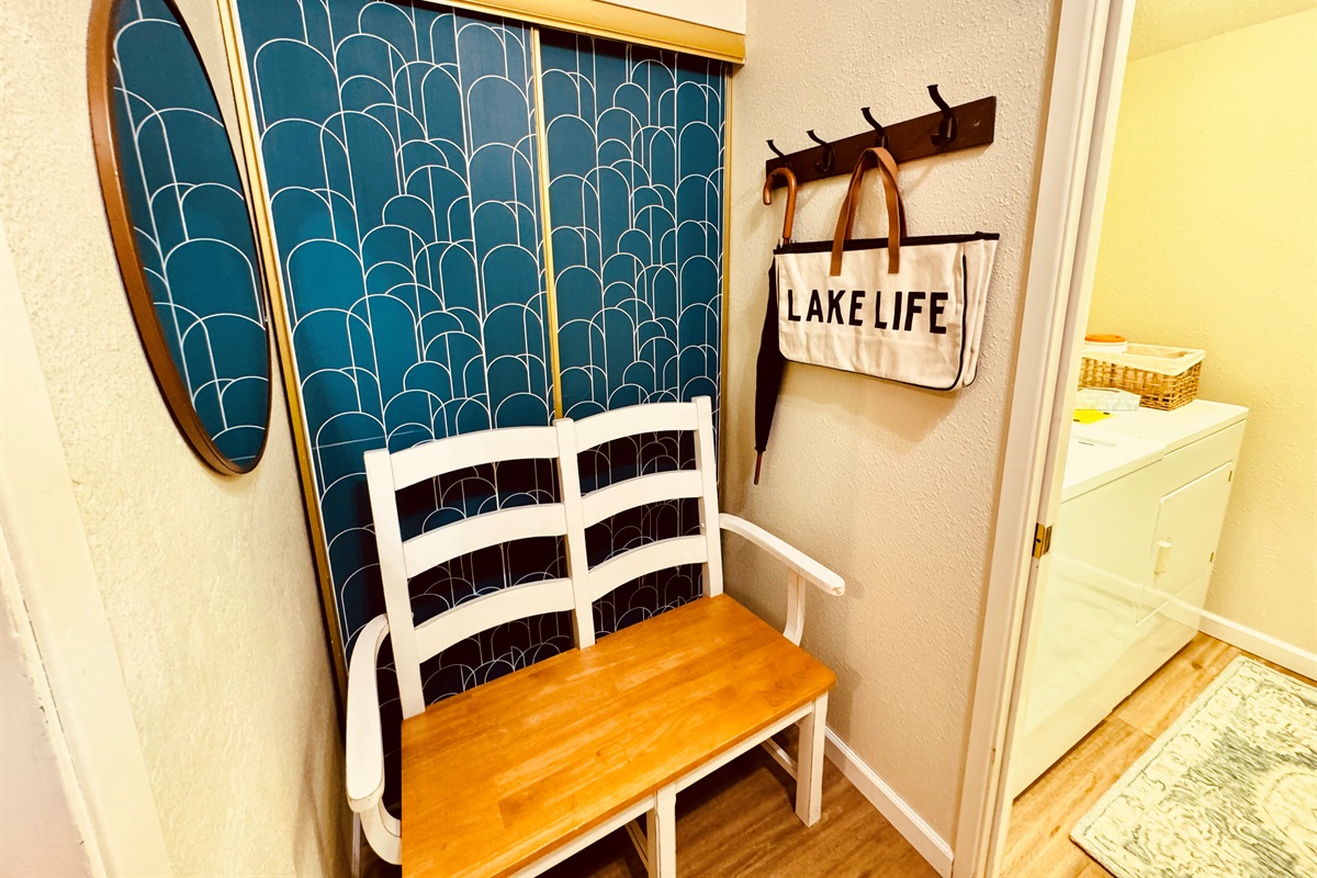 Entry way Living room to left - laundry room to the right