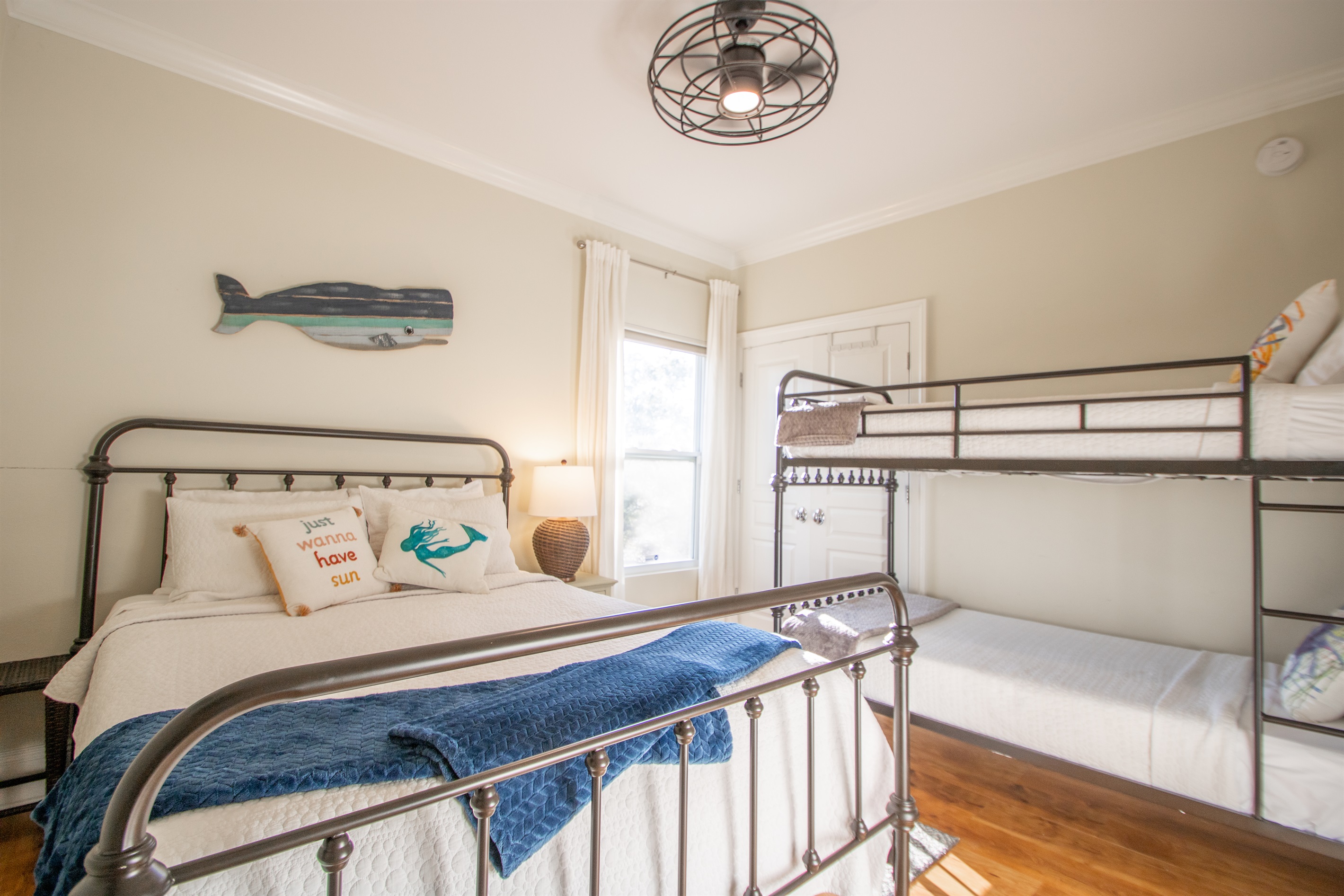 3rd Bedroom: Queen w/ Twin Bunks