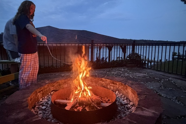 S’mores just taste better at the lake. 🔥 Save us a marshmallow.