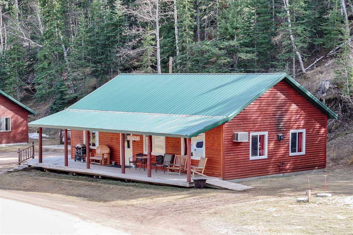 Cole Cabins, Cabin 4 exterior