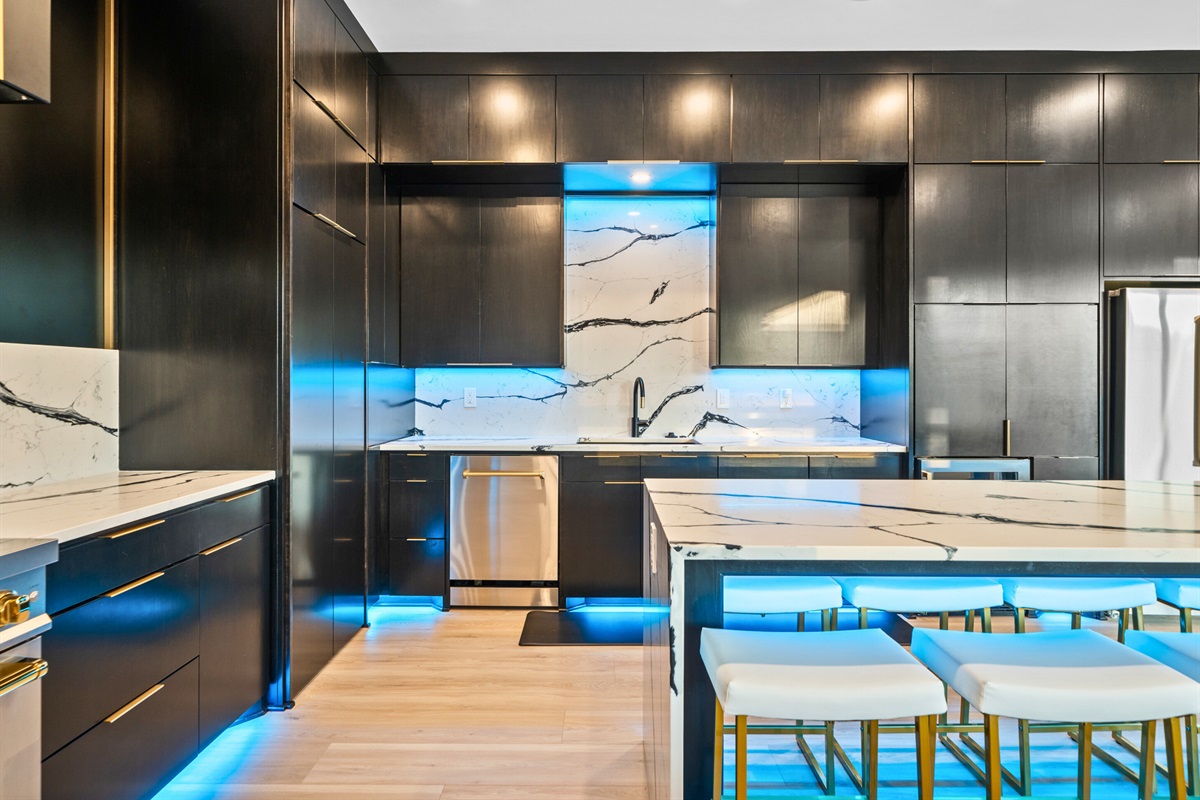 The heart of the home reimagined. This kitchen is perfect for everyday meals and special occasions.