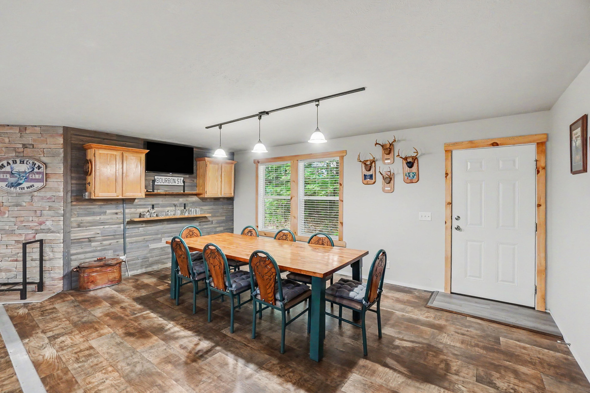 Dining area with seating for 8.