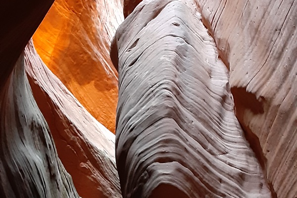 peekaboo slot canyon (red canyon)