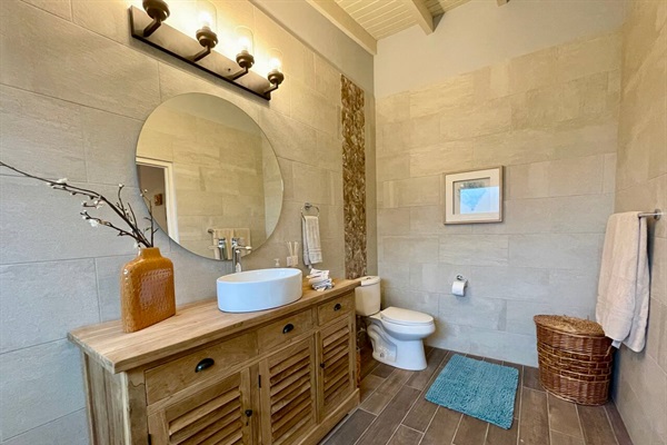 En suite bathroom for Primary Suite