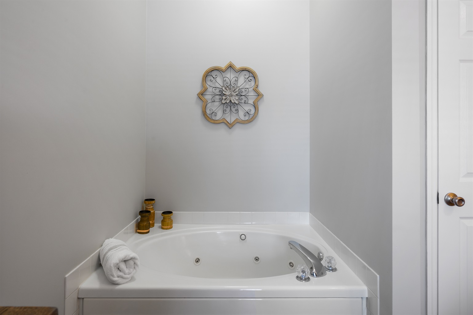 Jetted Jacuzzi tub in bedroom
