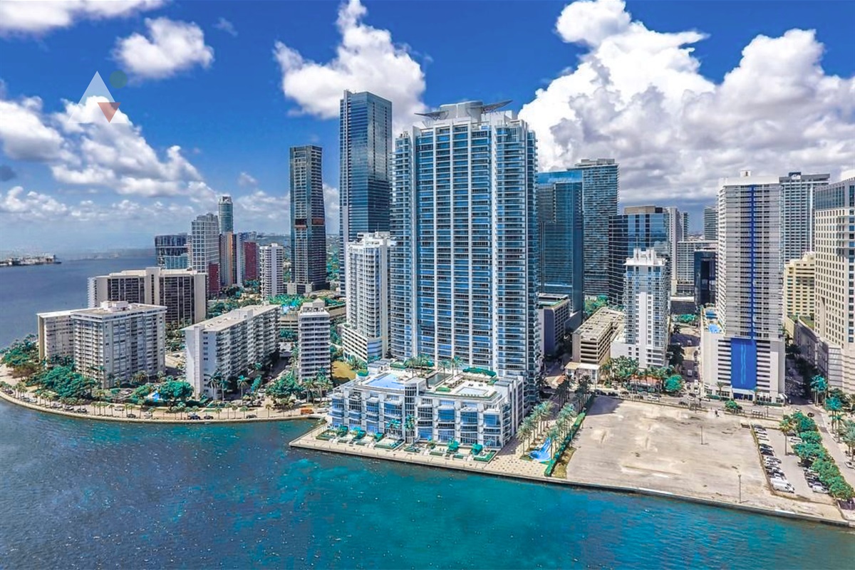 The Club at Brickell Bay Neighborhood