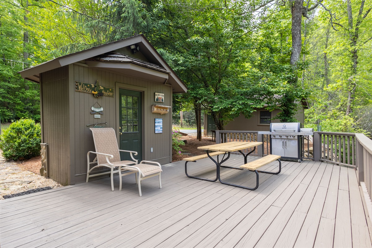 Enjoy creek sounds from the loungers, fire up the gas grill, or gather around the picnic table for meals in the fresh mountain air.