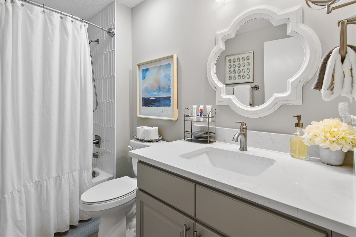 Tops'l Summit 405's Guest Bathroom 1 - Private Updated Bathroom with Shower Tub Combo