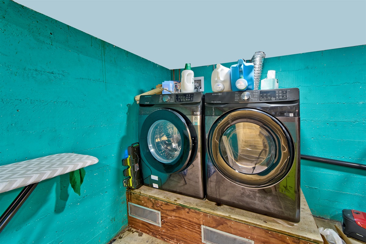 16-1362-shortridge-self-service-laundry-room-shared