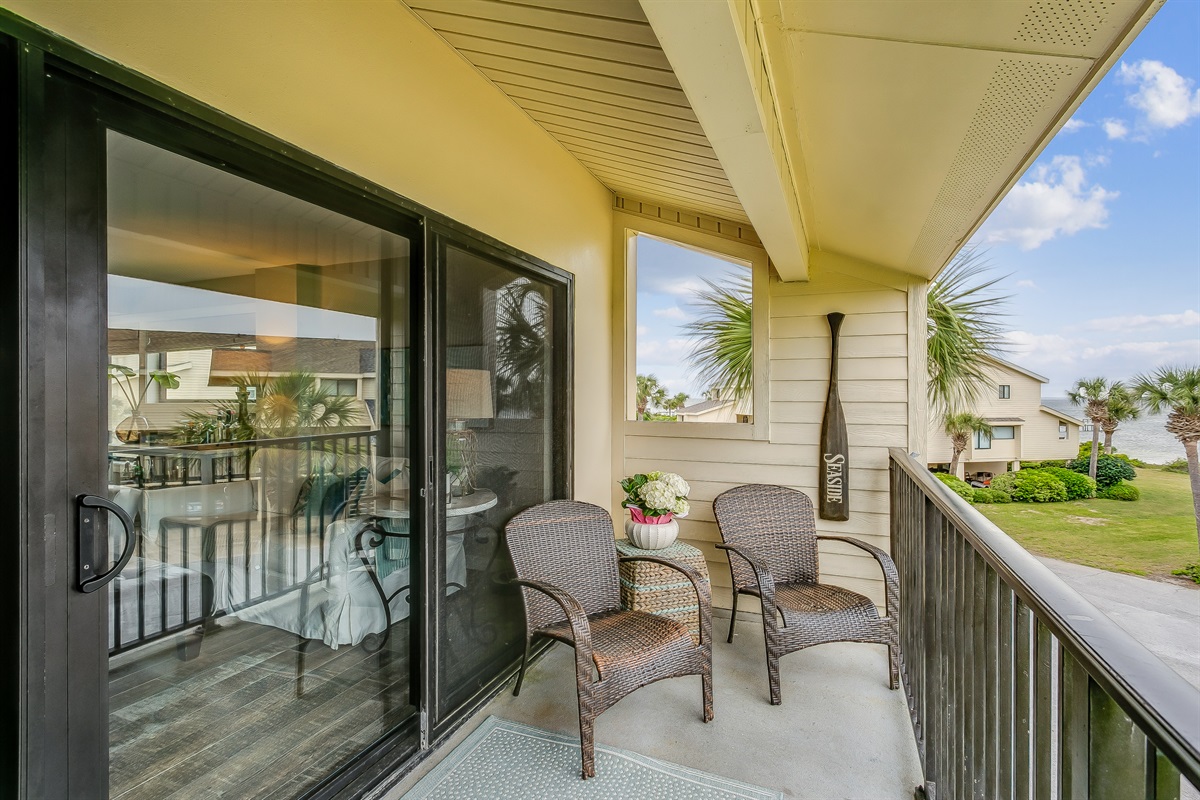 Spacious Balcony w/ View!