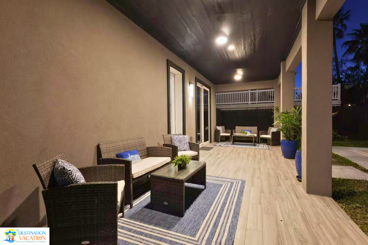 Evenings feel magical in this stylish outdoor lounge.
