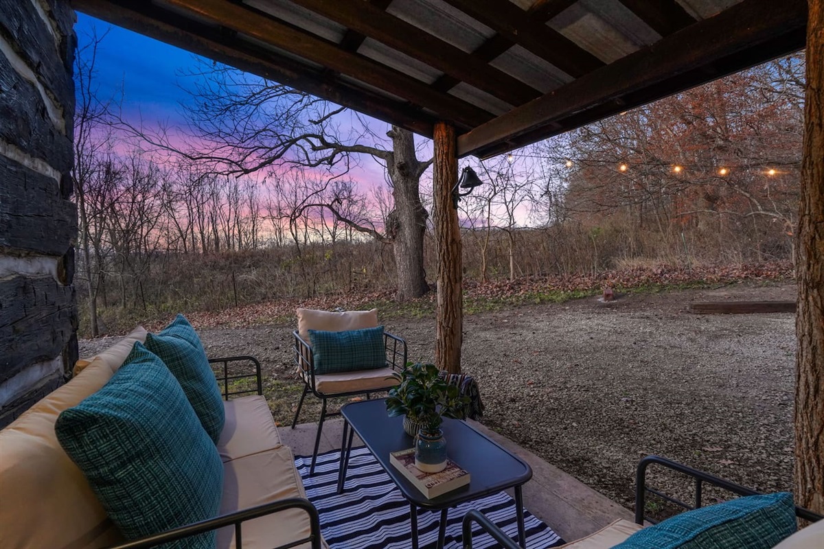 Experience the most romantic sunsets, surrounded by the soothing sights and sounds of nature.
