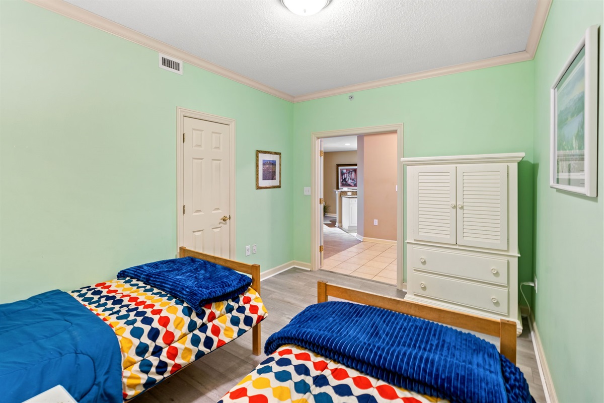 Twin beds in 3rd Bedroom