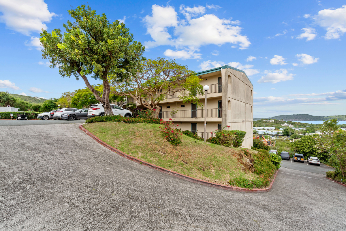 The path leading down from the condo building to the second pool and Sudi's Restaurant.