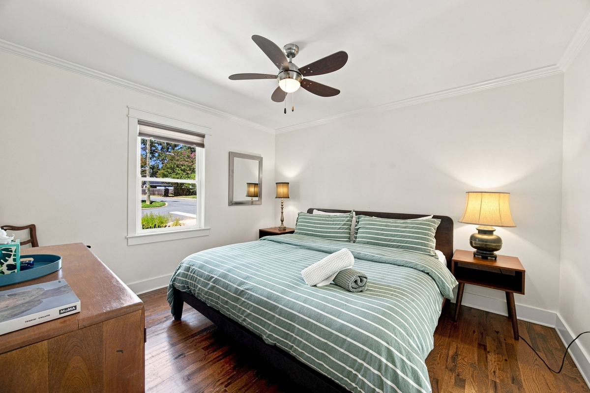King bedroom with en suite
