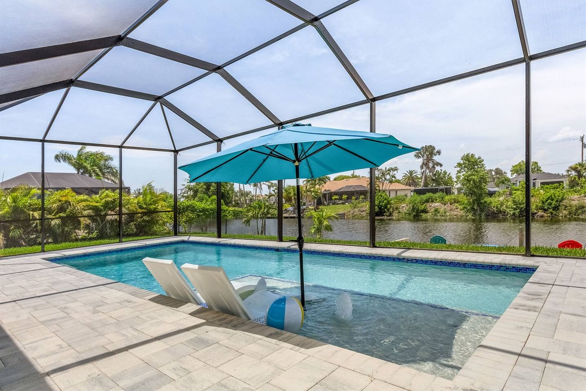 Enjoy a Clear Pool with Stunning Waterfront Scenic Views!