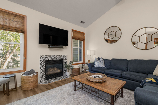 Irish Ivy Retreat | 2BR Near Notre Dame, photo 4