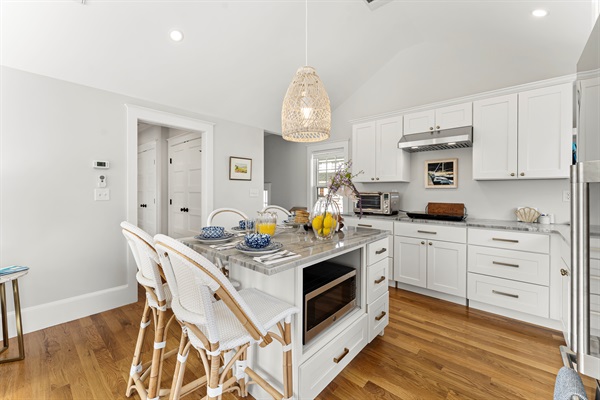 "Bright and cozy space for breakfast, lunch, or dinner.