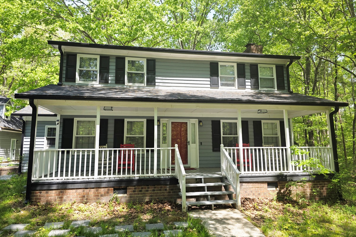 The House @ Pine Forest Hideaway (Spring / Summer)