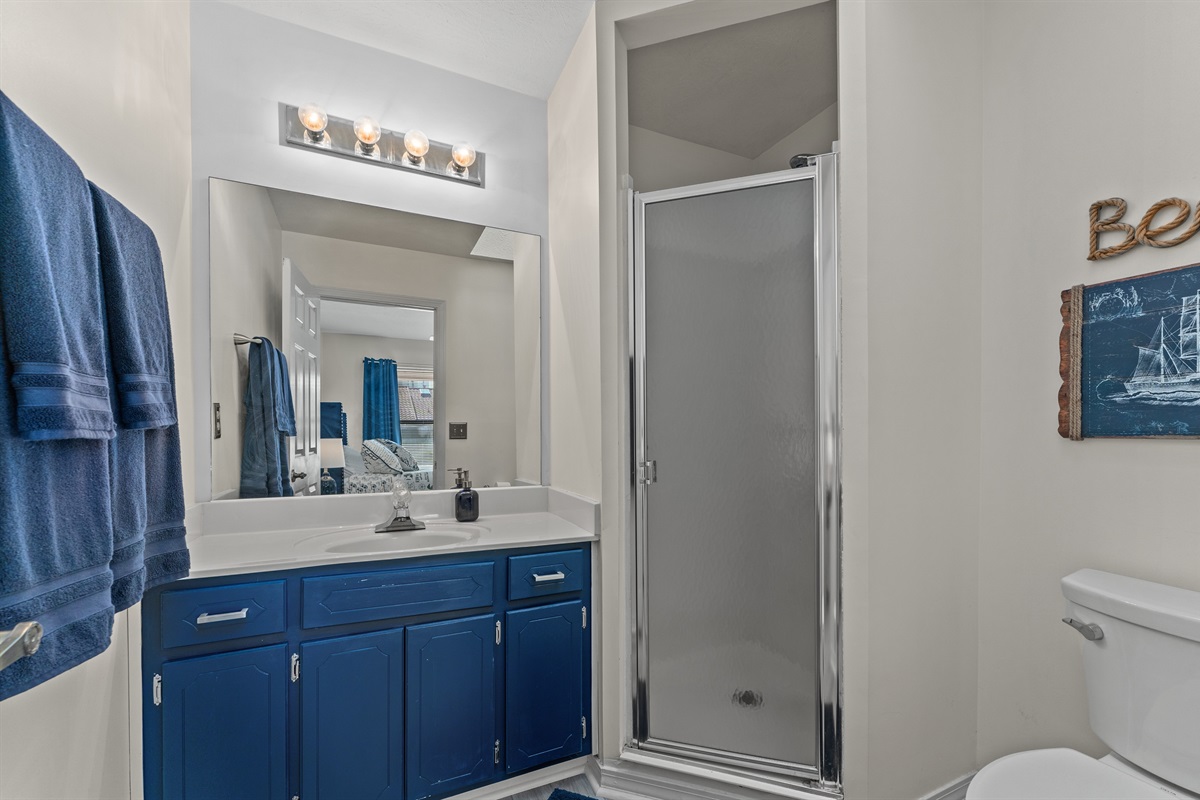 Queen private bathroom