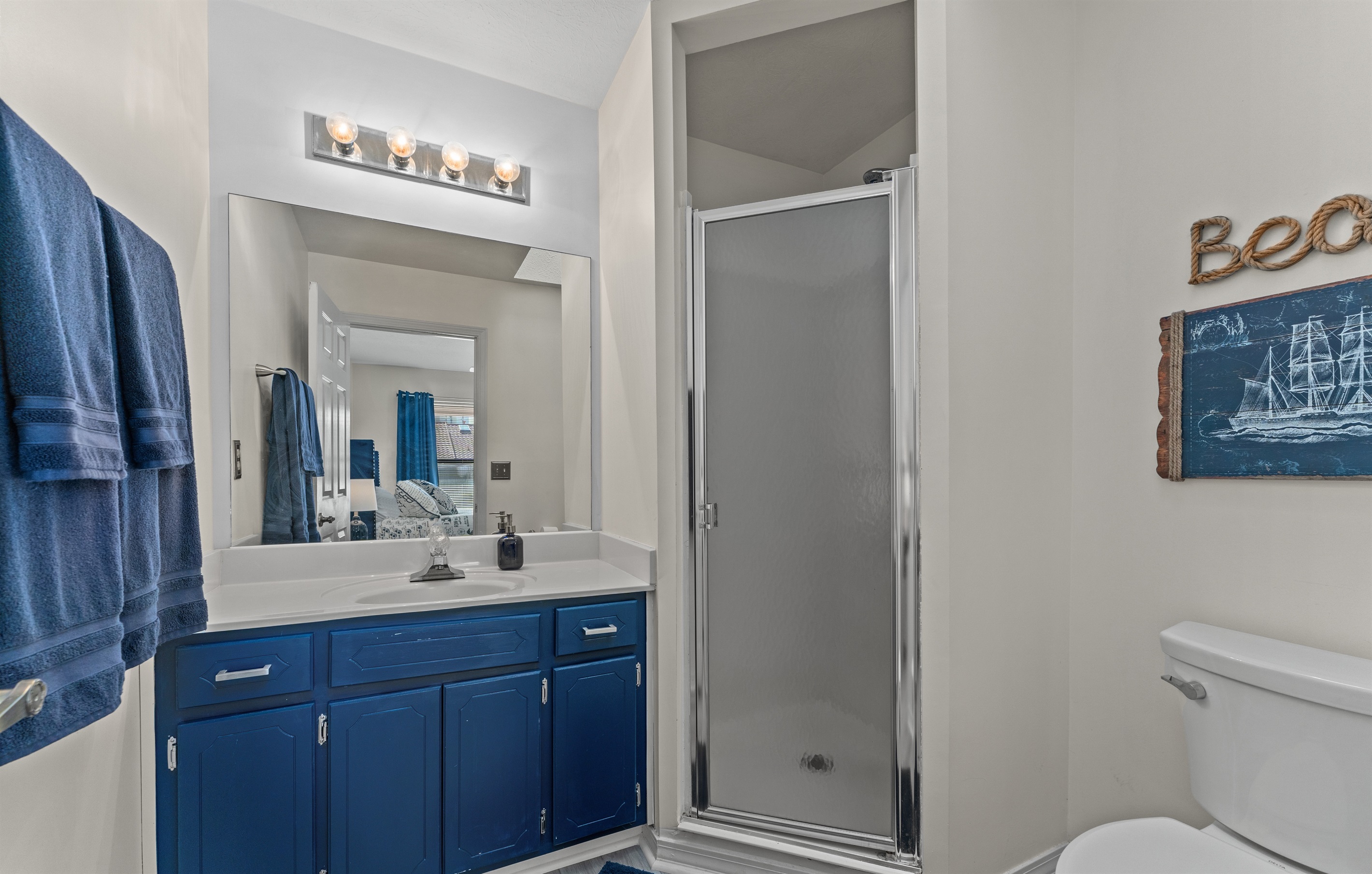 Queen private bathroom
