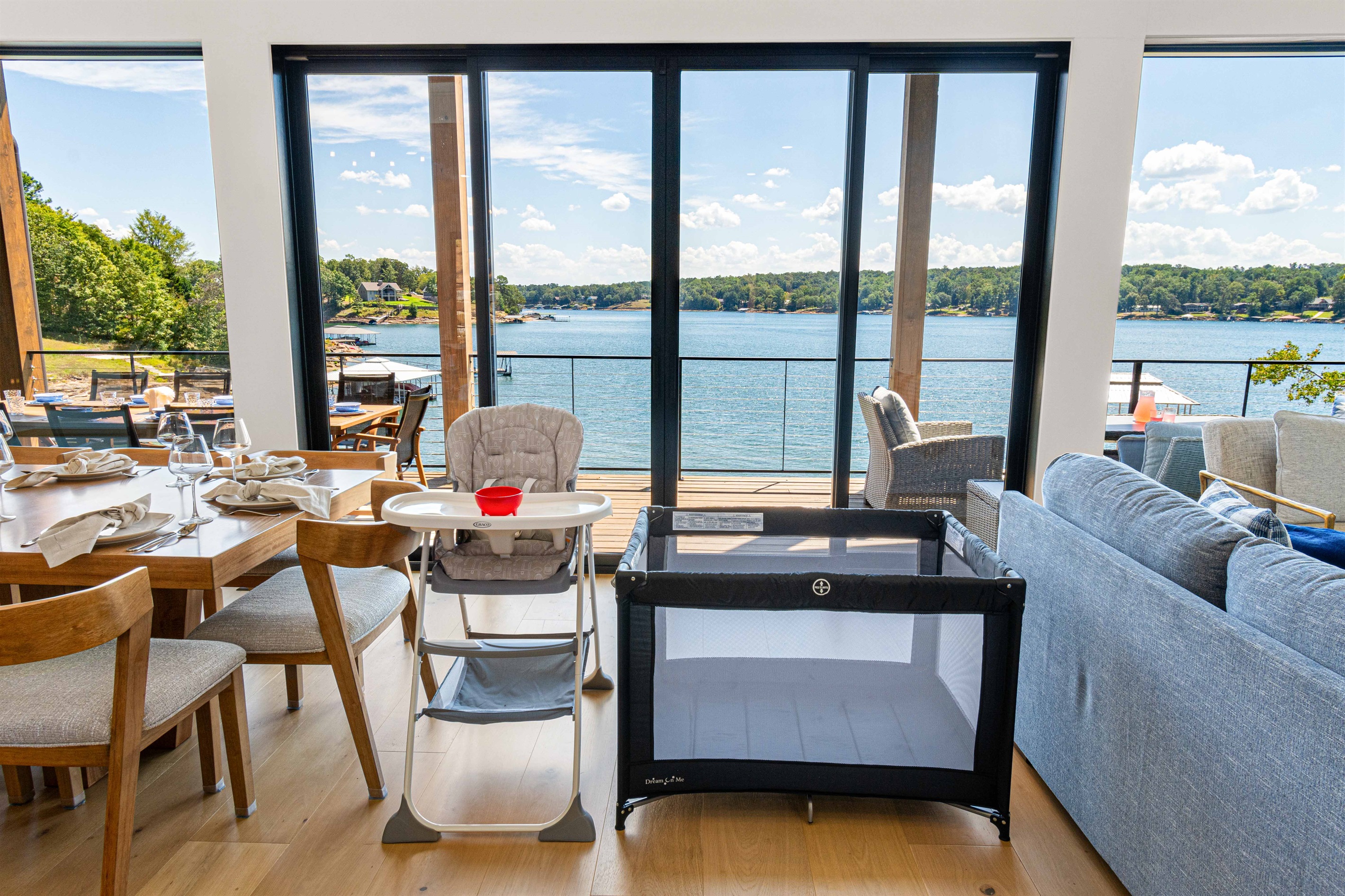 High chair & crib included for your family.