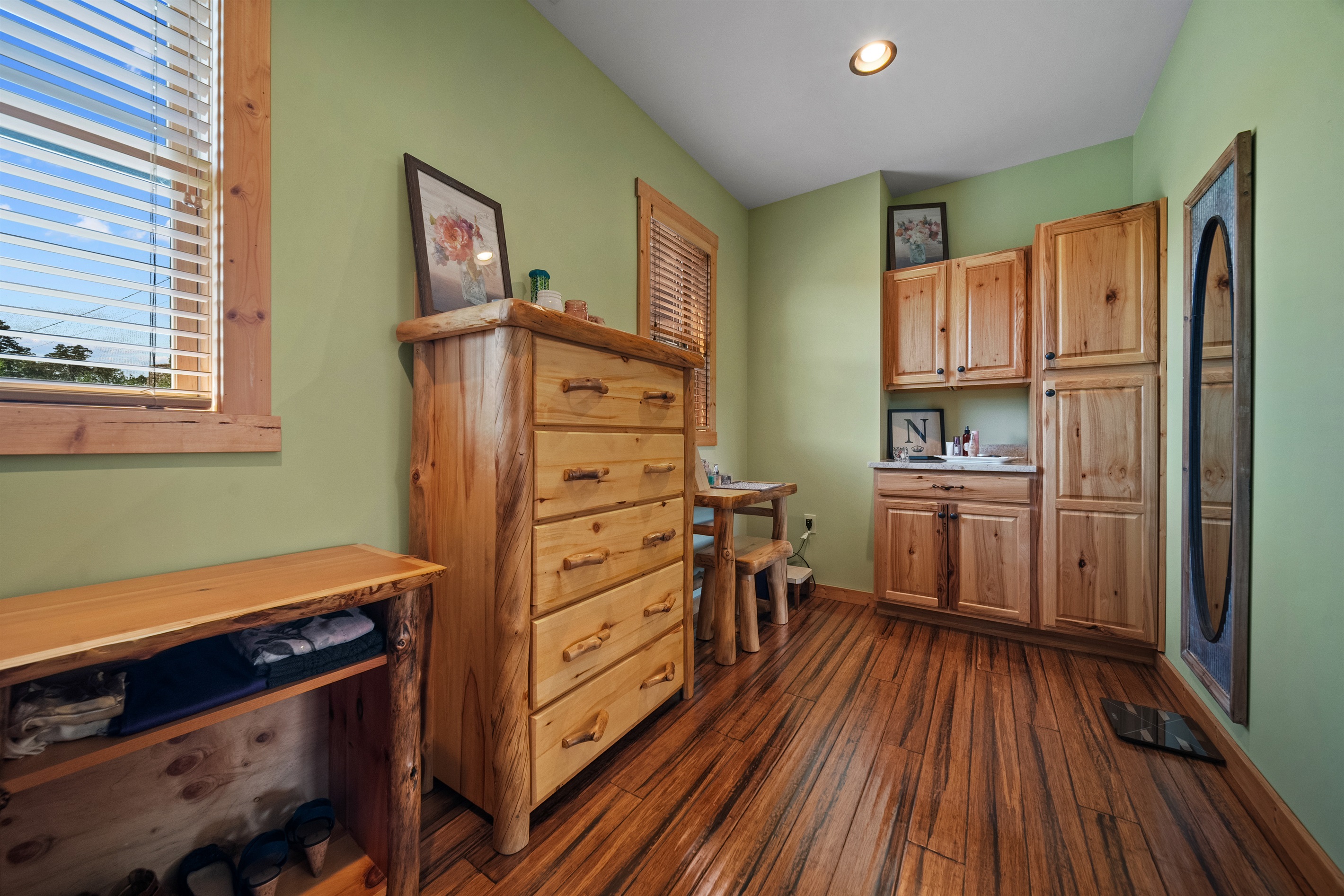 Closet to Bedroom 1 (master)