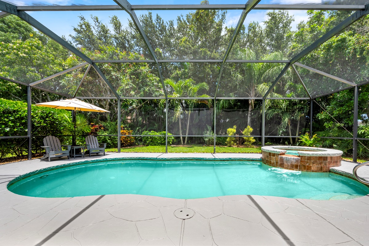 Lounge in style beside the water—sunlight and serenity in every direction