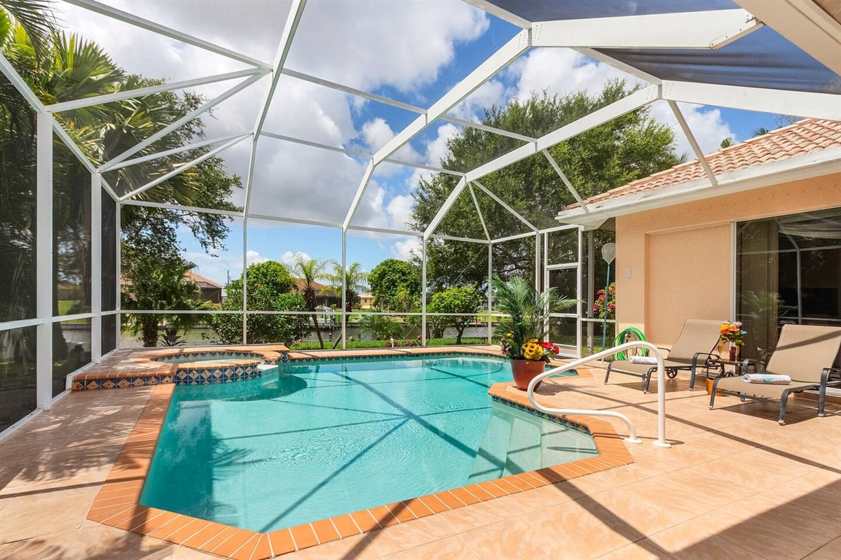 Villa Rosa - Large Pool and Lanai area! Perfect for lounging all day!