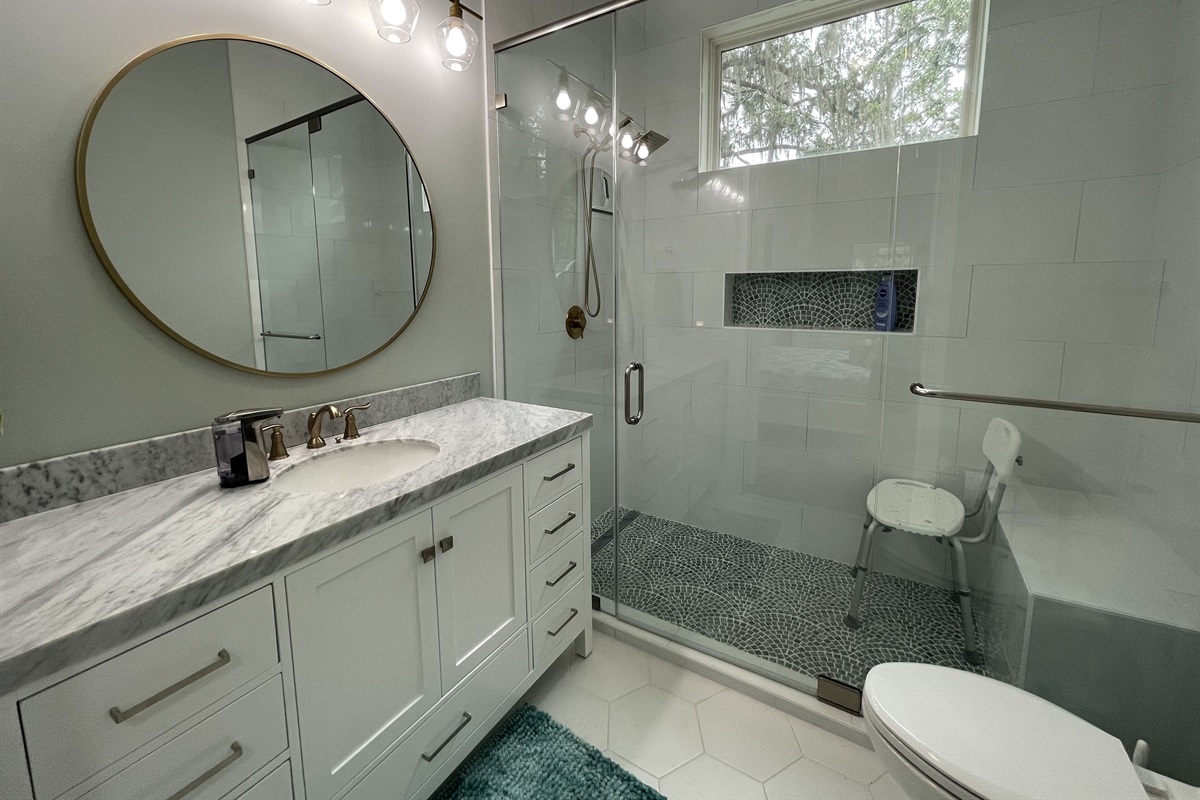 “Under the Sea” ensuite bath is equipped w/handicap bars in shower & by toilet.