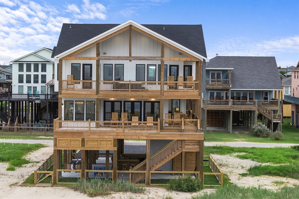 3c76d448af7c4398ad923f2dada030fb Large | Beachhouse | Texas | TX | Vacation Homes | Galveston | Crystal Beach | Kokomo | Breezy Days | Beachfront Elegance | Sunrise Serenity | Southern Sands Property Management, LLC