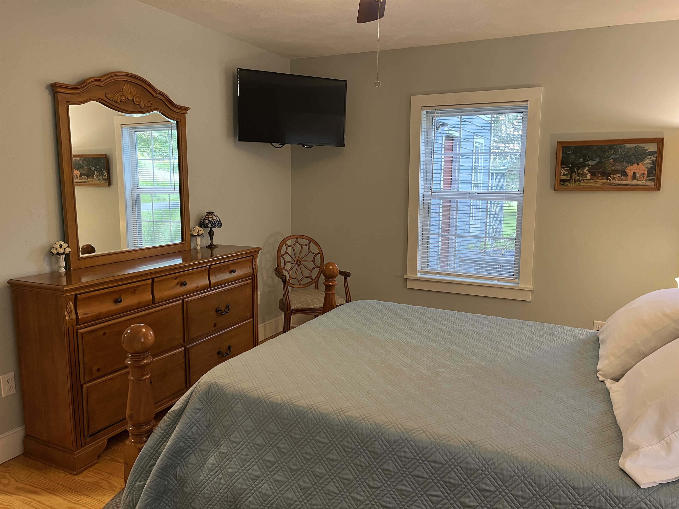 Cloverleaf Farm 1st floor primary bedroom #1 with smart TV.