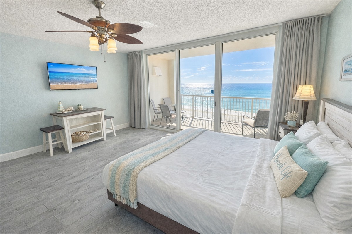 Wake up to a view of the Gulf!