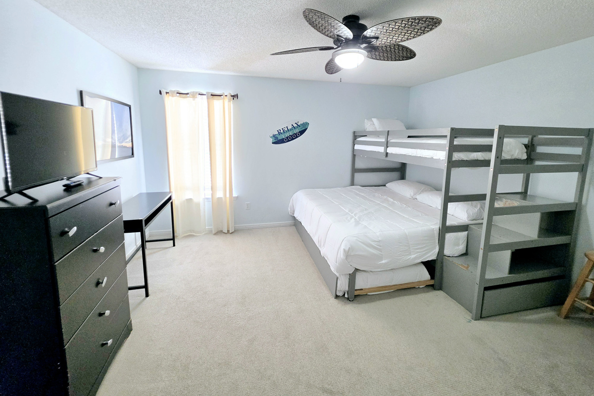 Hideaway side – Bunk room: king bed below, twin above, twin trundle
