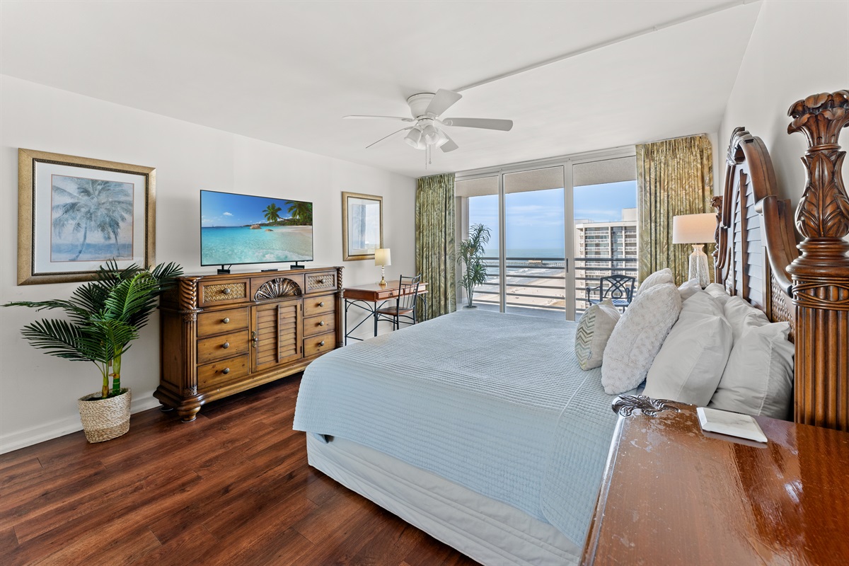 Huge Main Bedroom with King Bed, balcony access and ensuite