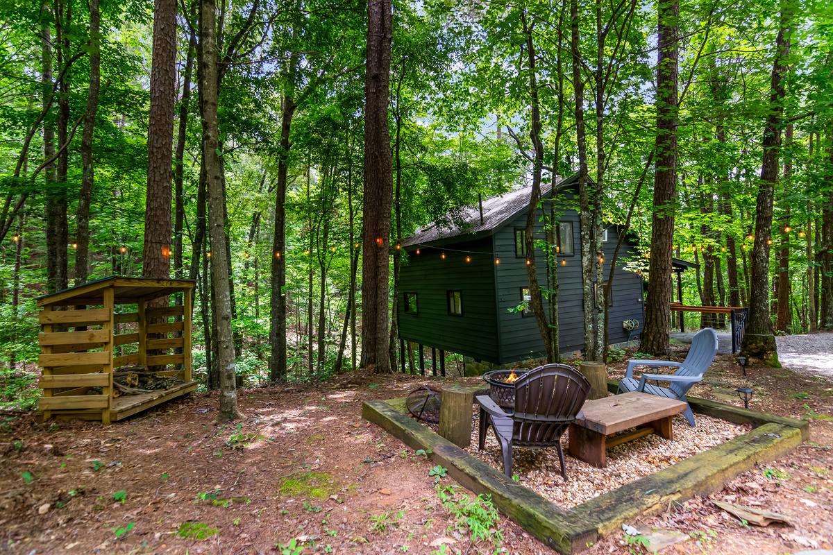 Exterior view of the Enotah Cabin