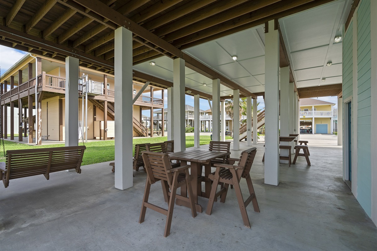 3c9e370393634f429dc5a12b27e6fd48 Large | Beachhouse | Texas | TX | Vacation Homes | Galveston | Crystal Beach | Kokomo | Breezy Days | Beachfront Elegance | Sunrise Serenity | Southern Sands Property Management, LLC
