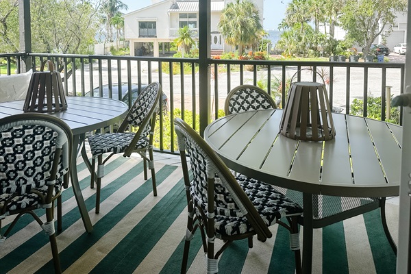 The Sideline Banquette.  Right off the kitchen, this shaded outdoor dining space is made for morning smoothies, late dinners, and in-between hangs.