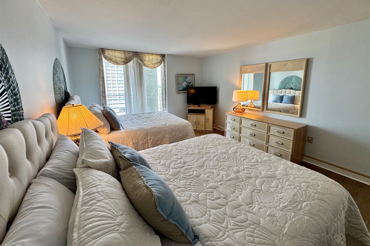 Queens in 2nd bedroom
