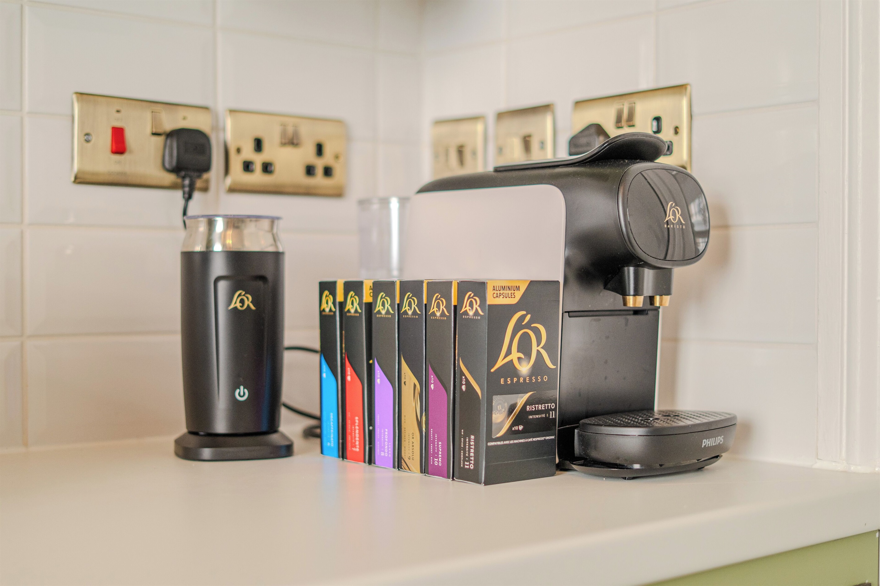 Coffee pods and Coffee machine