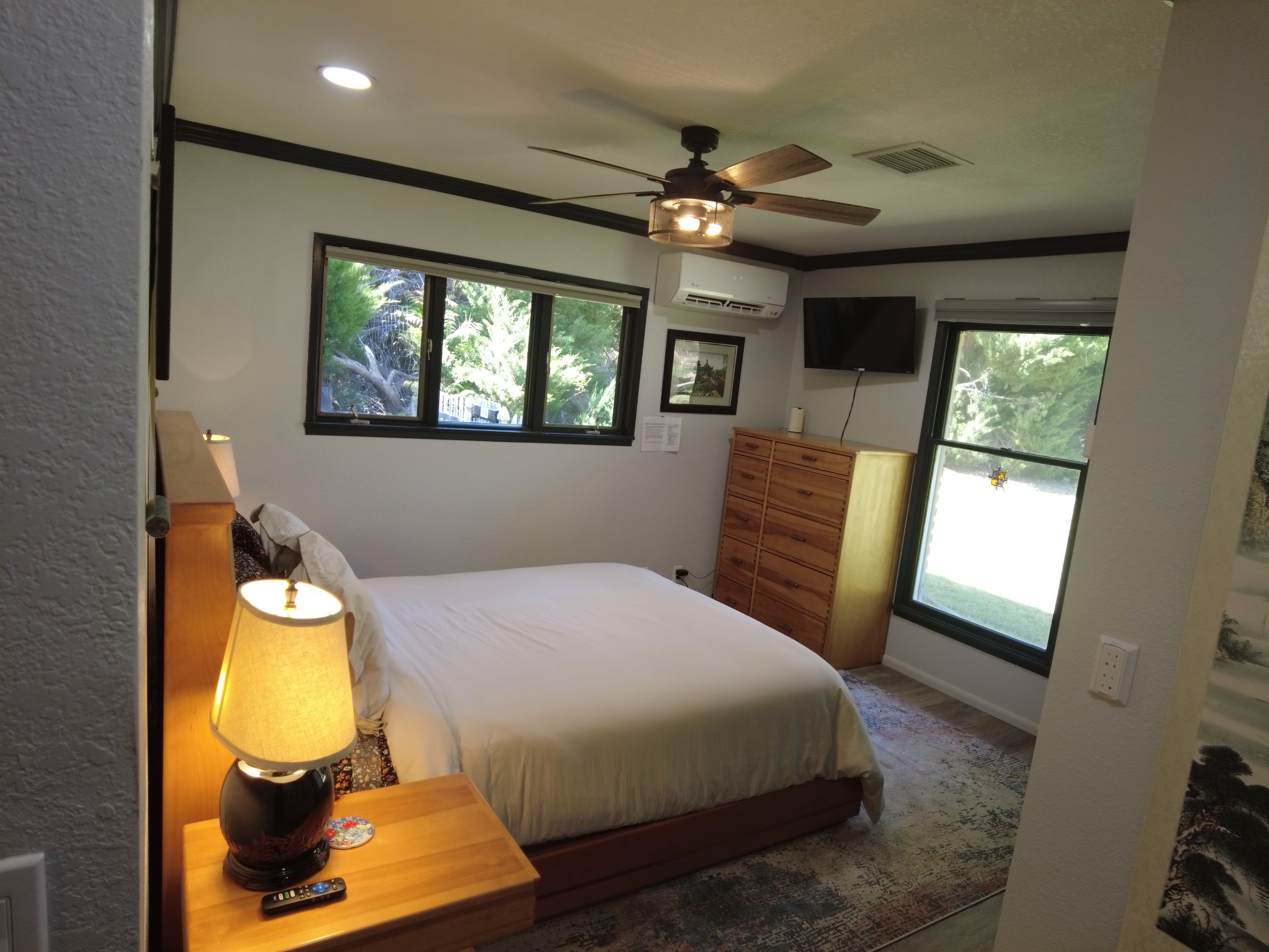 Bedroom 2 - Queen bed