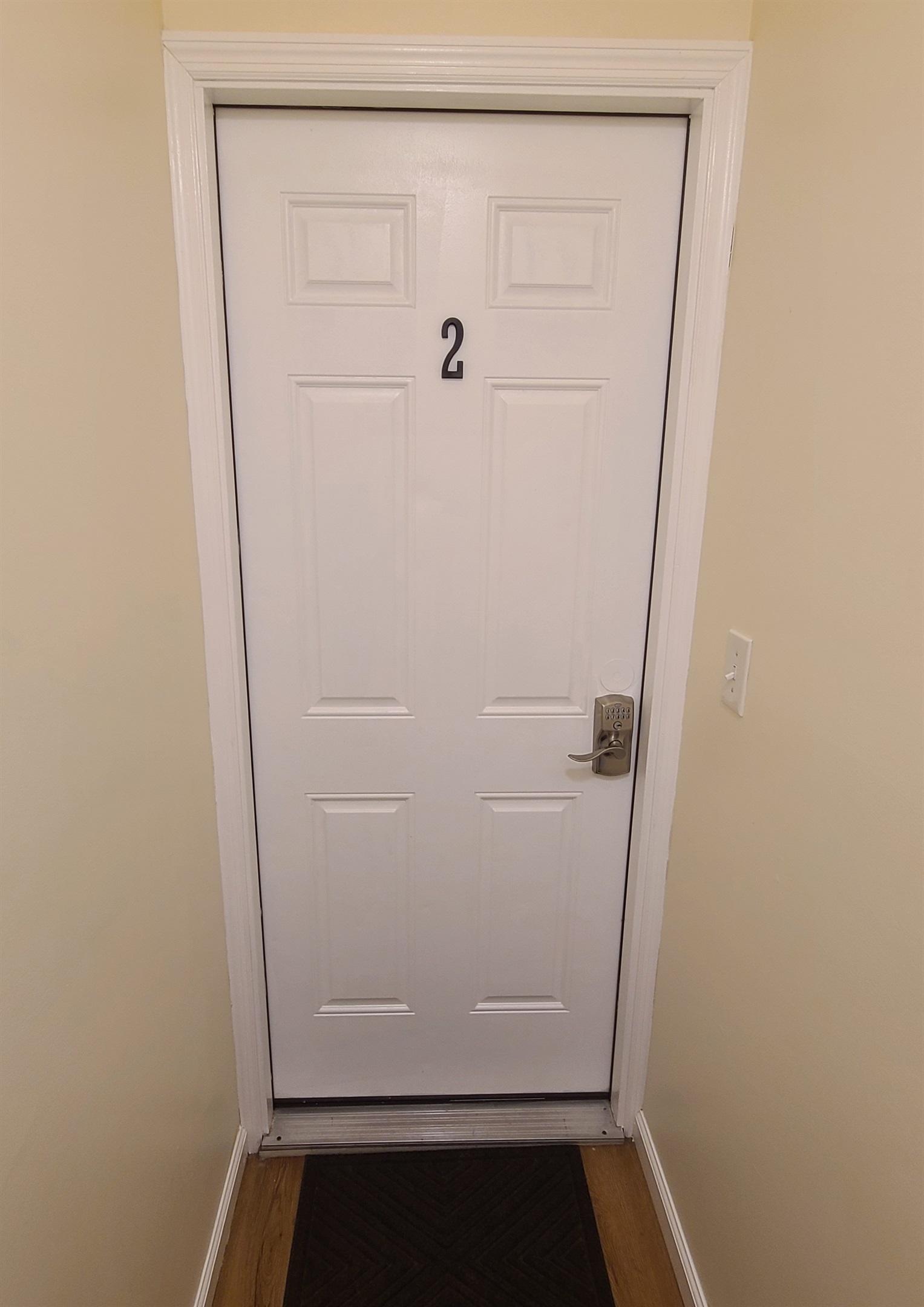 43 Cliff Apt 2 - Private coded entrance