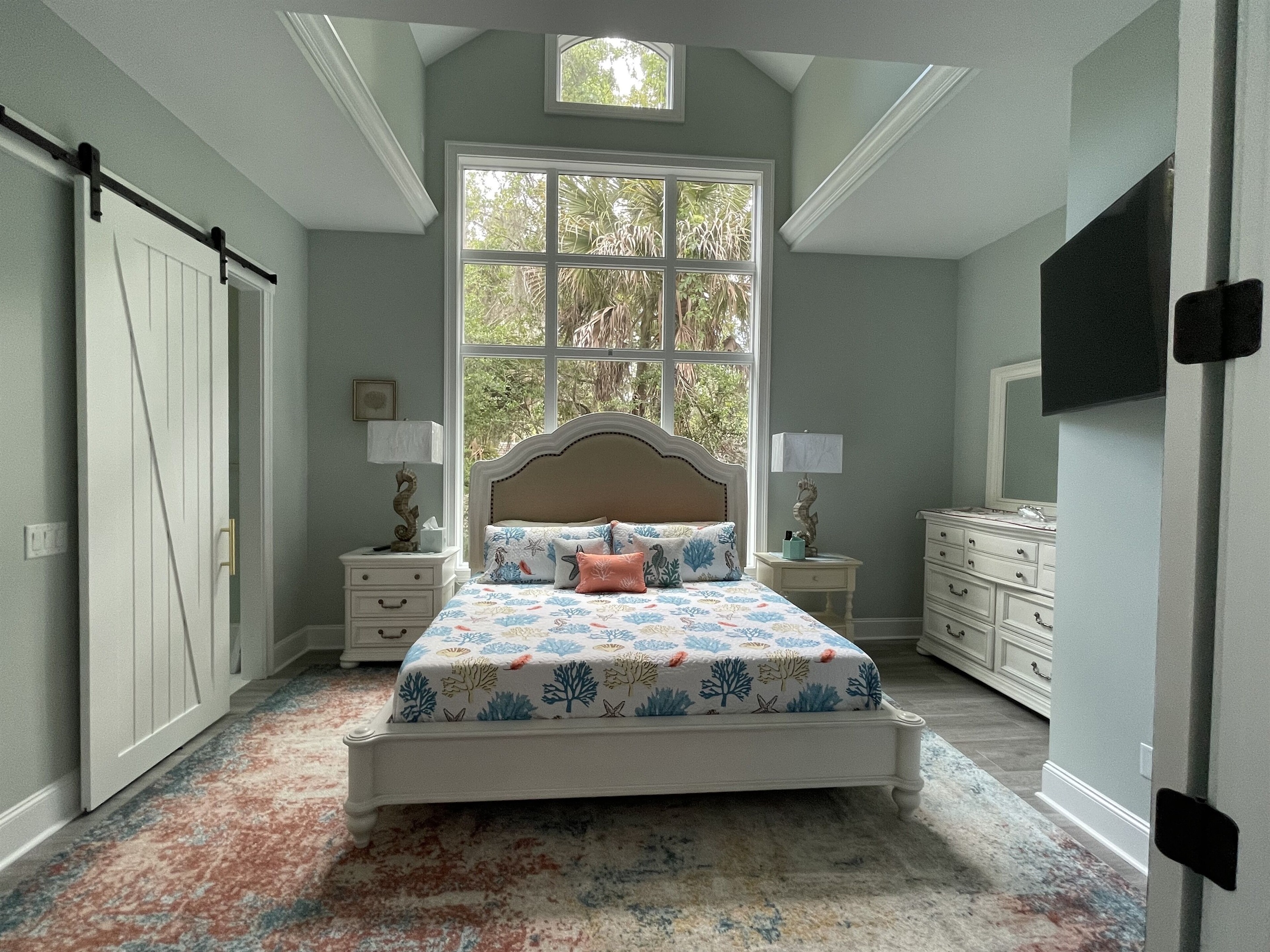 Under the Sea bedroom with en-suite bath