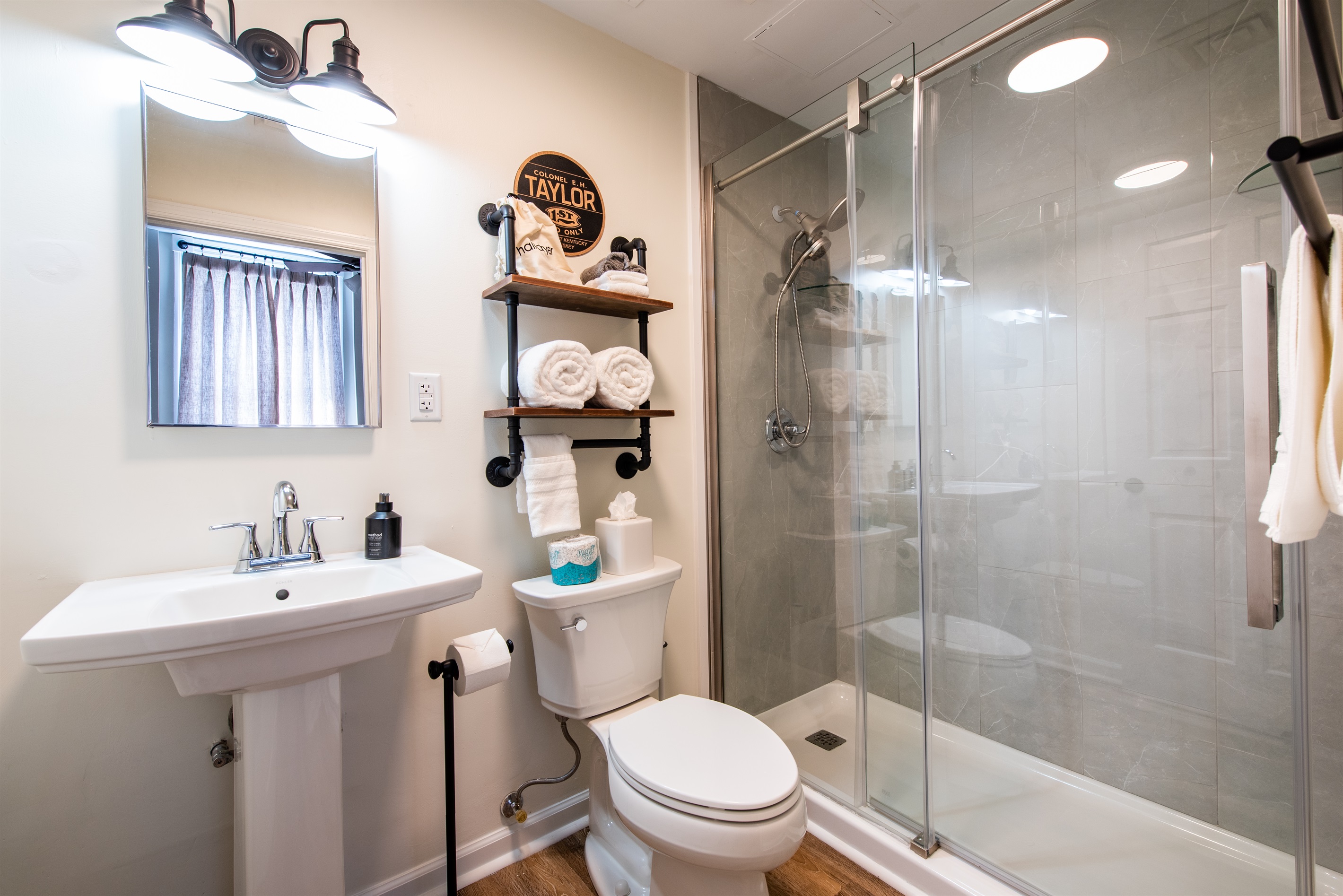 Full En-suite Bathroom