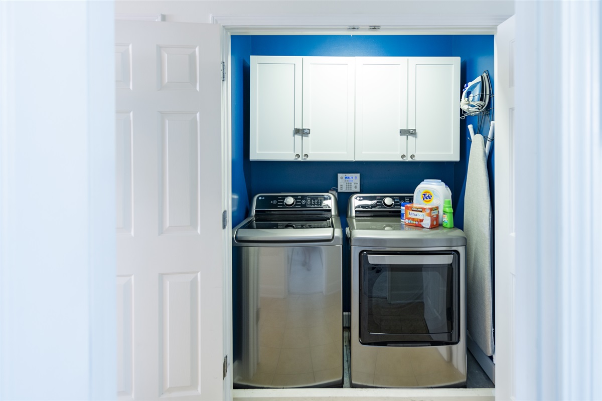 [Laundry Room] Save Some Room in your Suitcase! Utilize the Washer and Dryer Plus the Provided Detergent!